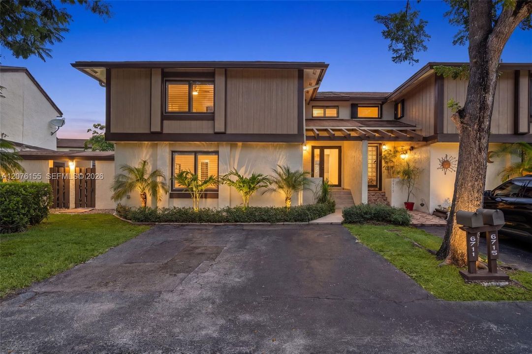 For Sale: $594,500 (3 beds, 3 baths, 1914 Square Feet)