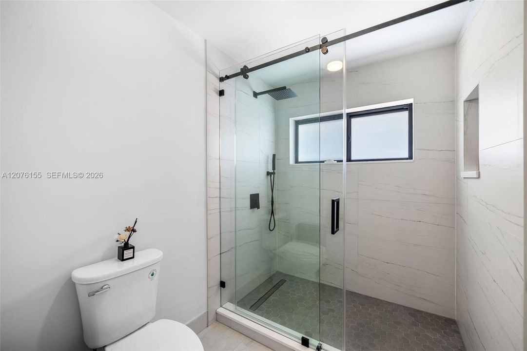 For Sale: $594,500 (3 beds, 3 baths, 1914 Square Feet)