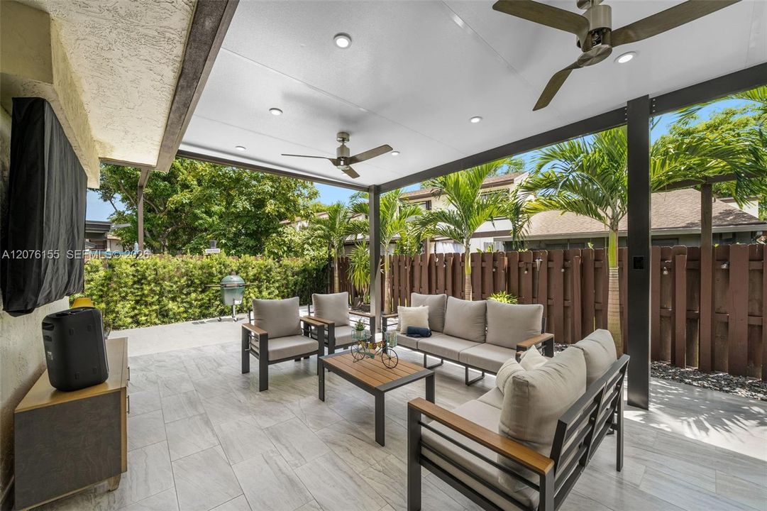 For Sale: $594,500 (3 beds, 3 baths, 1914 Square Feet)