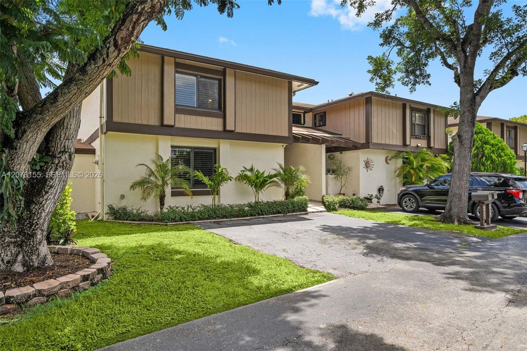 For Sale: $594,500 (3 beds, 3 baths, 1914 Square Feet)