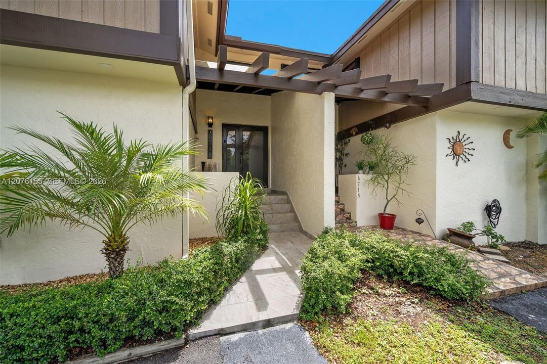 For Sale: $594,500 (3 beds, 3 baths, 1914 Square Feet)