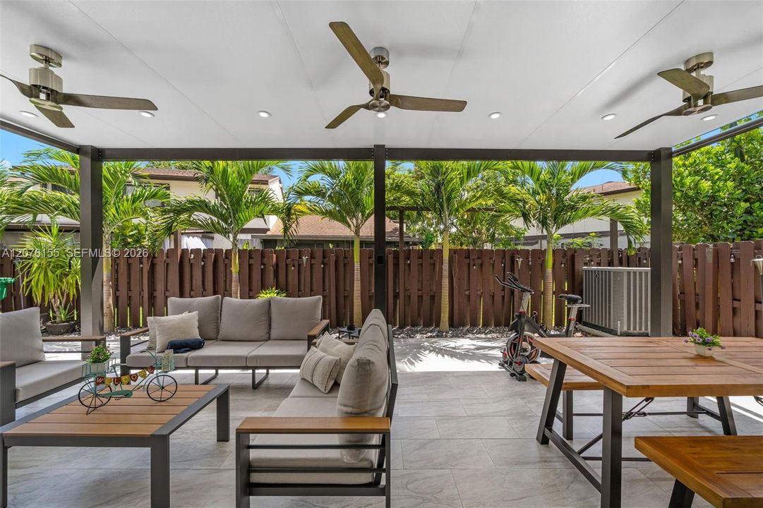 For Sale: $594,500 (3 beds, 3 baths, 1914 Square Feet)