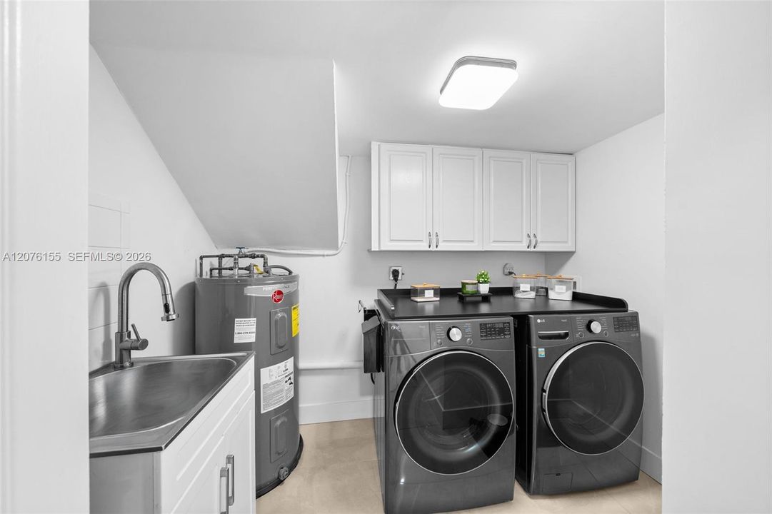 For Sale: $594,500 (3 beds, 3 baths, 1914 Square Feet)