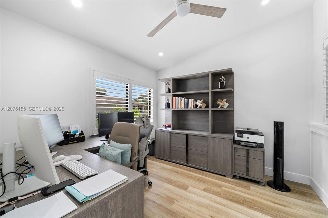 For Sale: $594,500 (3 beds, 3 baths, 1914 Square Feet)