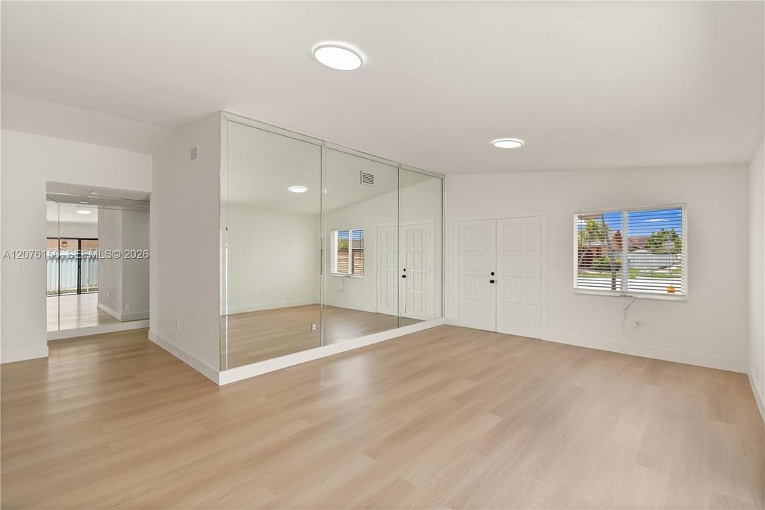 For Sale: $689,800 (3 beds, 2 baths, 1572 Square Feet)