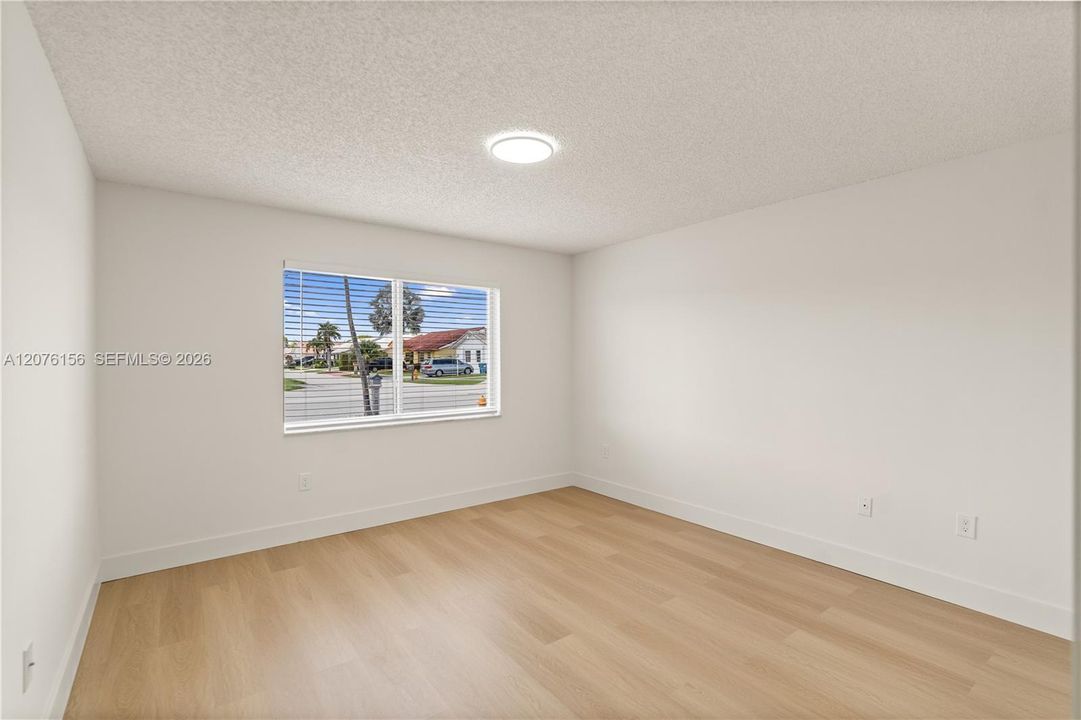 For Sale: $689,800 (3 beds, 2 baths, 1572 Square Feet)