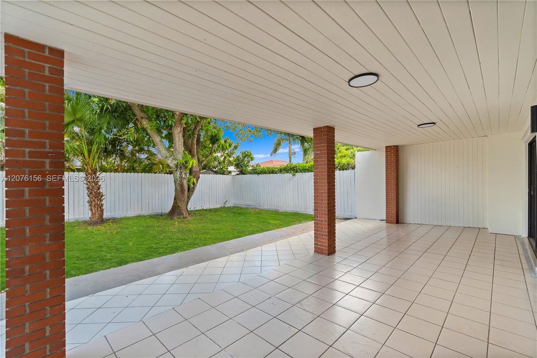 For Sale: $689,800 (3 beds, 2 baths, 1572 Square Feet)