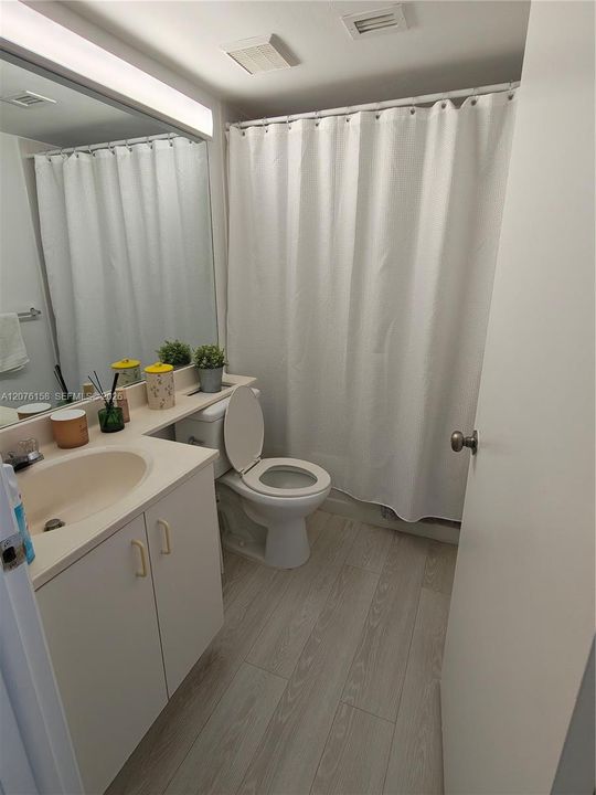 На продажу: $319,000 (1 спален, 1 ванн, 910 Квадратных фут)