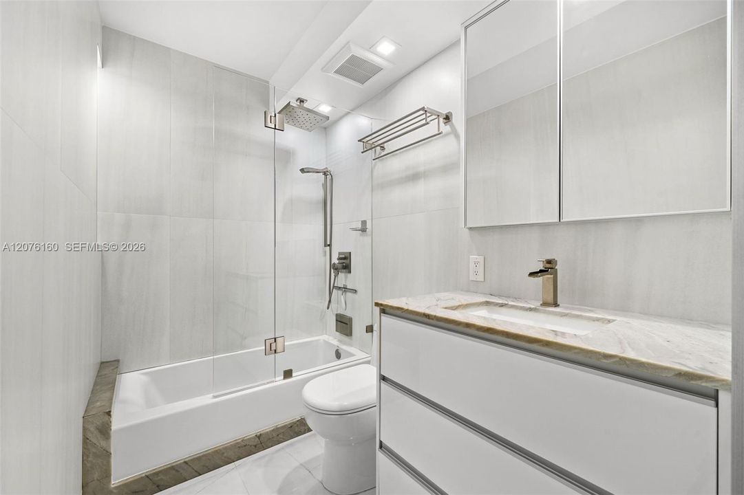 En Venta: $789,000 (4 camas, 3 baños, 1799 Pies cuadrados)