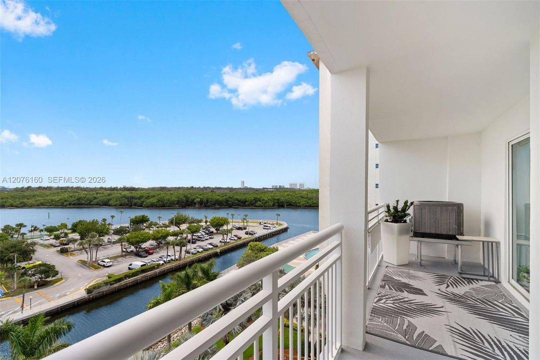 En Venta: $789,000 (4 camas, 3 baños, 1799 Pies cuadrados)