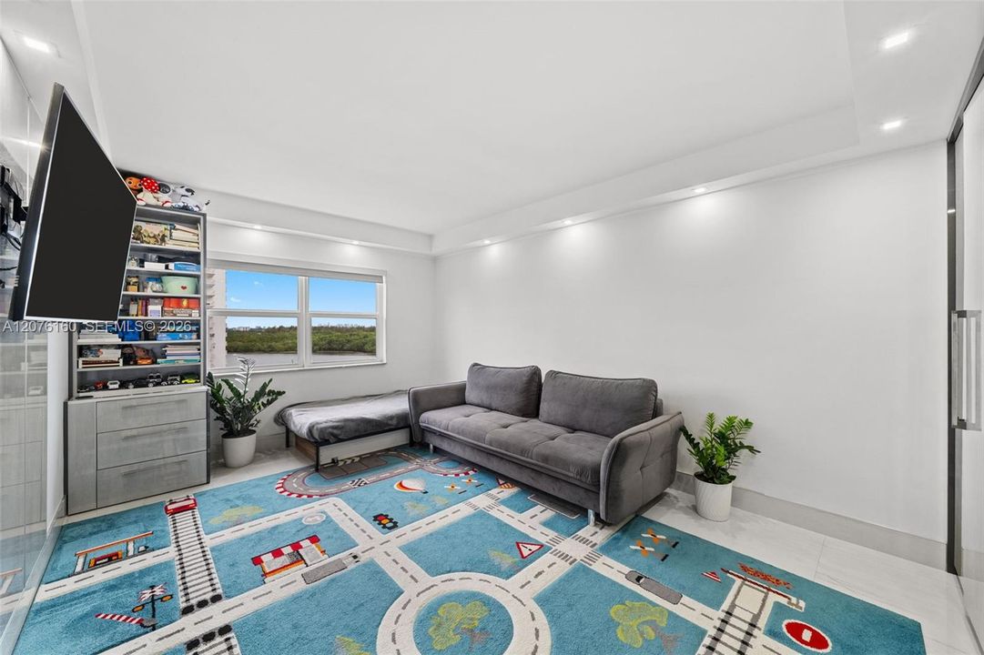 En Venta: $789,000 (4 camas, 3 baños, 1799 Pies cuadrados)