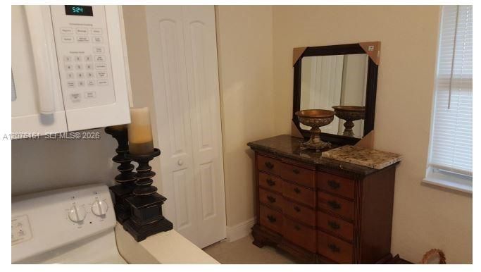 For Rent: $900 (8 beds, 8 baths, 2654 Square Feet)