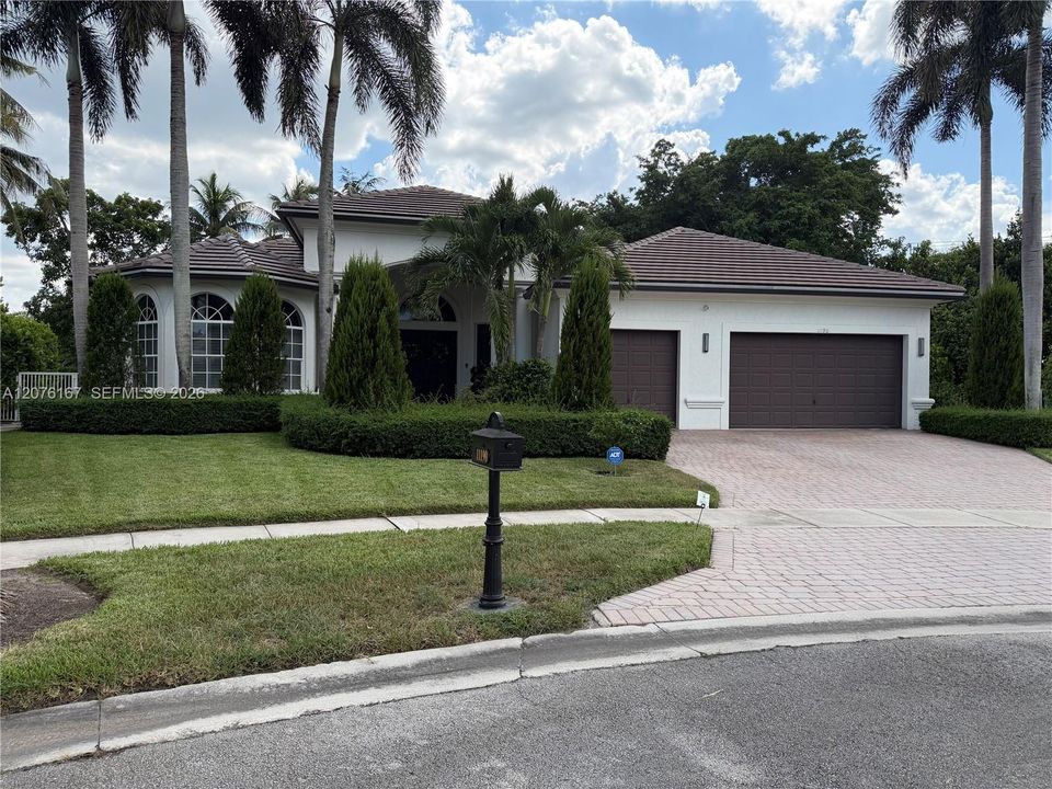 For Rent: $12,500 (5 beds, 4 baths, 3393 Square Feet)