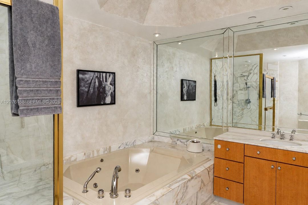 En Venta: $799,000 (2 camas, 2 baños, 1640 Pies cuadrados)