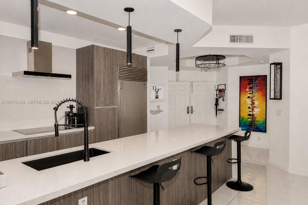 En Venta: $799,000 (2 camas, 2 baños, 1640 Pies cuadrados)
