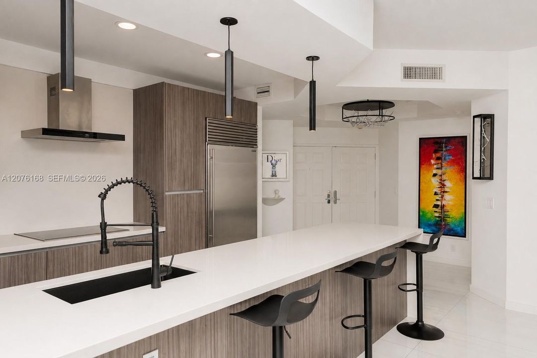 En Venta: $799,000 (2 camas, 2 baños, 1640 Pies cuadrados)