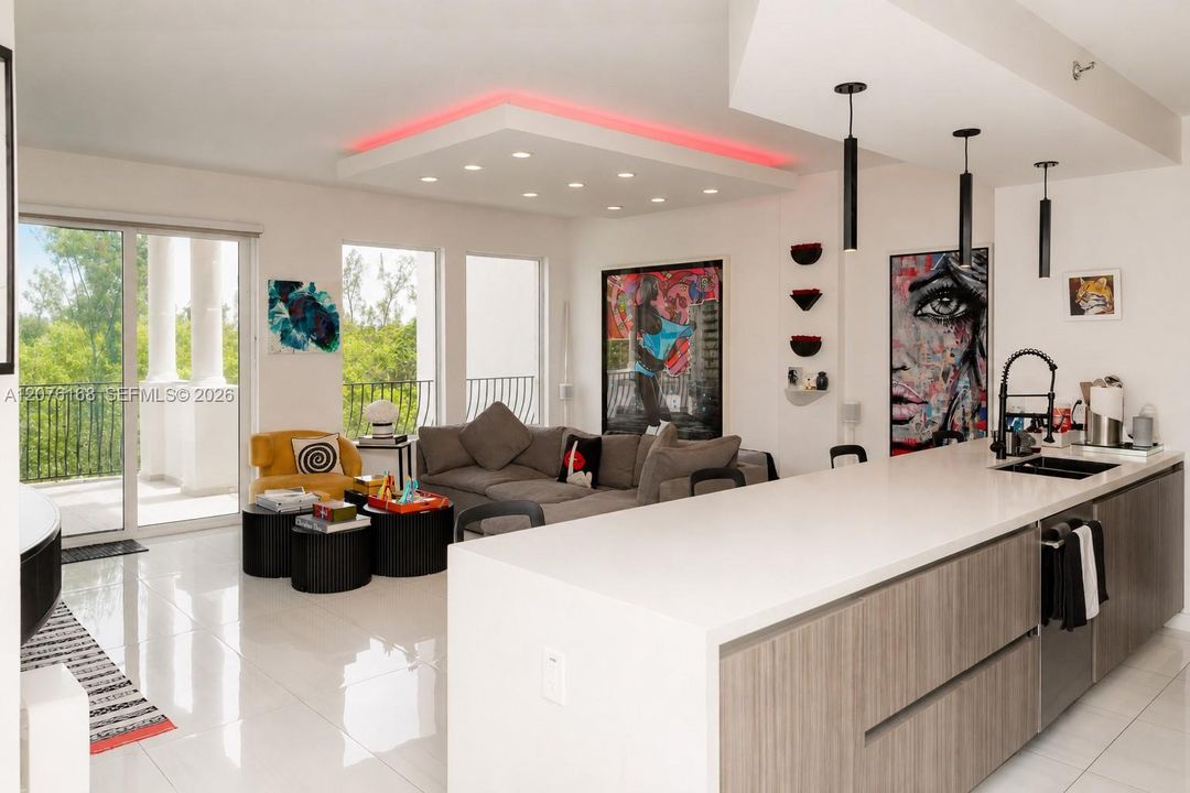 En Venta: $799,000 (2 camas, 2 baños, 1640 Pies cuadrados)
