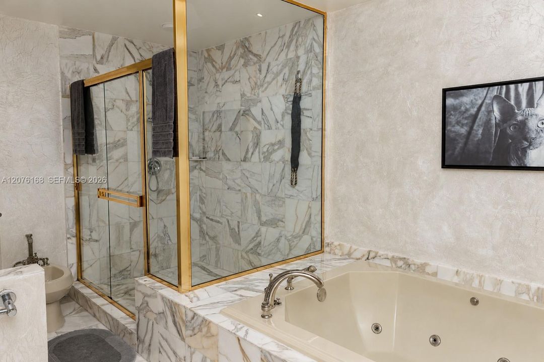 En Venta: $799,000 (2 camas, 2 baños, 1640 Pies cuadrados)