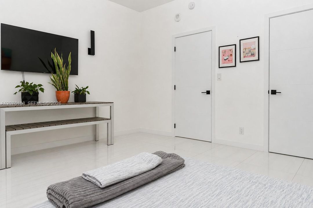 En Venta: $799,000 (2 camas, 2 baños, 1640 Pies cuadrados)