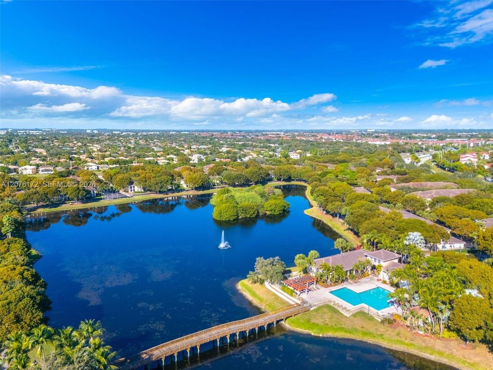 For Sale: $269,000 (1 beds, 1 baths, 800 Square Feet)