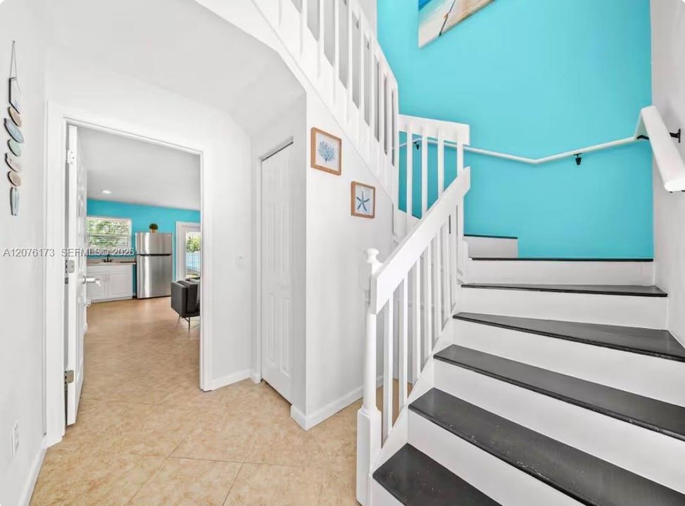 В аренду: $4,800 (3 спален, 3 ванн, 1799 Квадратных фут)