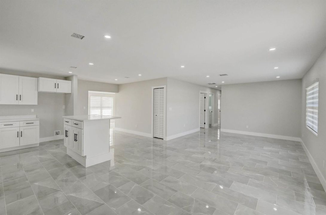 8-web-or-mls-SW 13th Pl-008