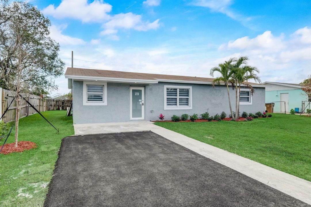 2-web-or-mls-SW 13th Pl-002