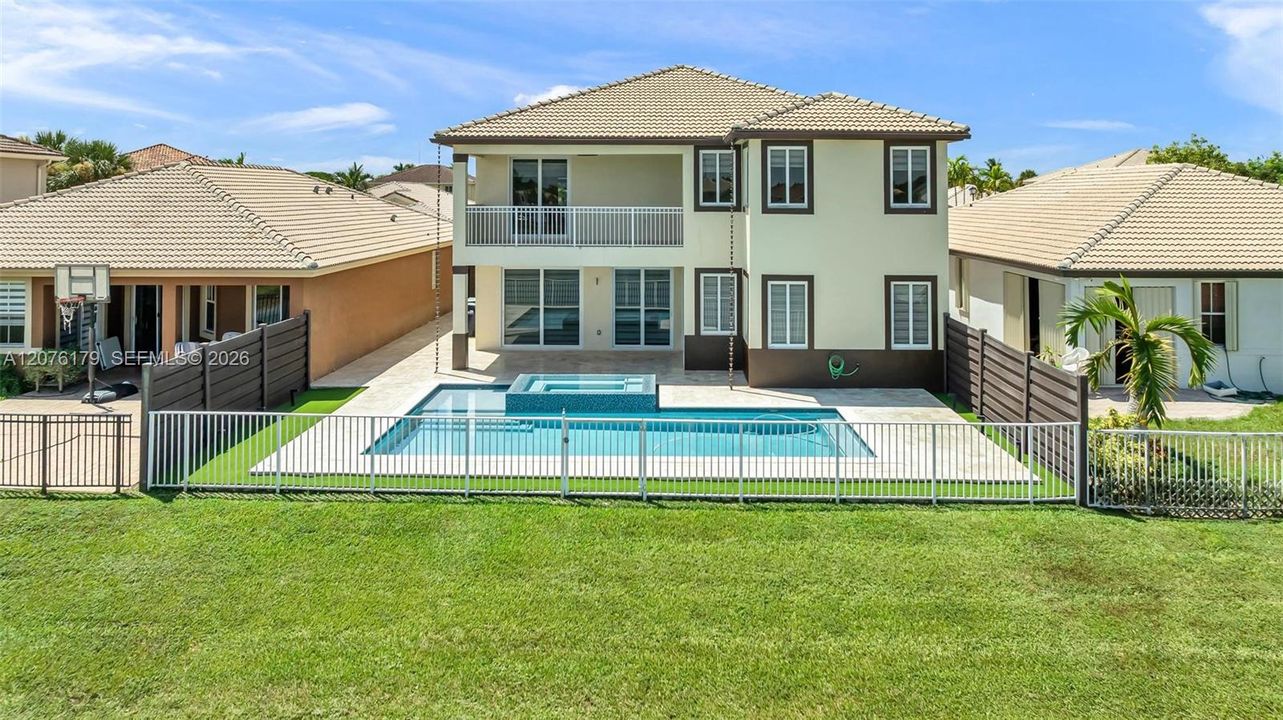 В аренду: $6,000 (5 спален, 4 ванн, 2916 Квадратных фут)