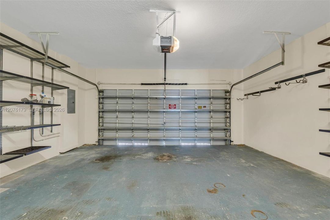 В аренду: $6,000 (5 спален, 4 ванн, 2916 Квадратных фут)