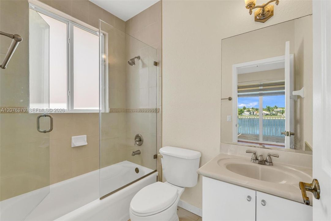 В аренду: $6,000 (5 спален, 4 ванн, 2916 Квадратных фут)