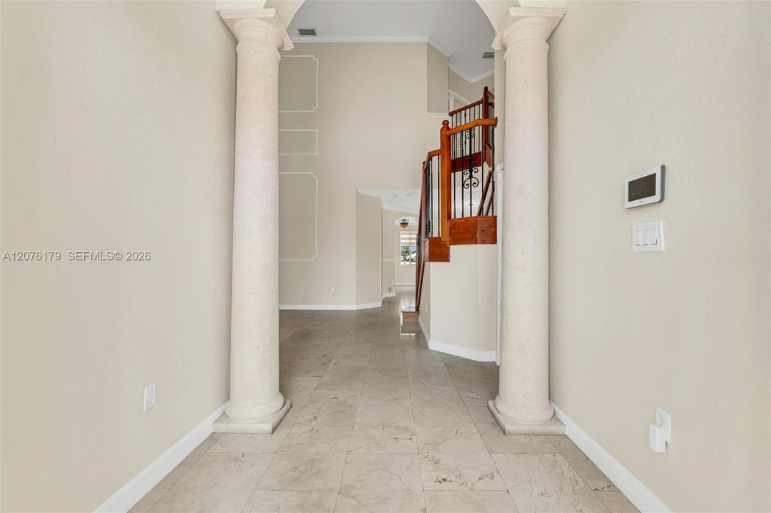 В аренду: $6,000 (5 спален, 4 ванн, 2916 Квадратных фут)