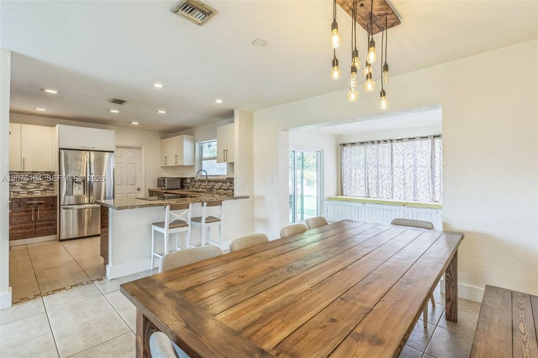 For Rent: $4,000 (3 beds, 2 baths, 1812 Square Feet)