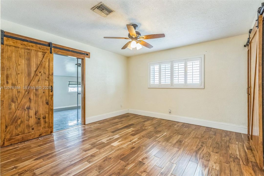 For Rent: $4,000 (3 beds, 2 baths, 1812 Square Feet)