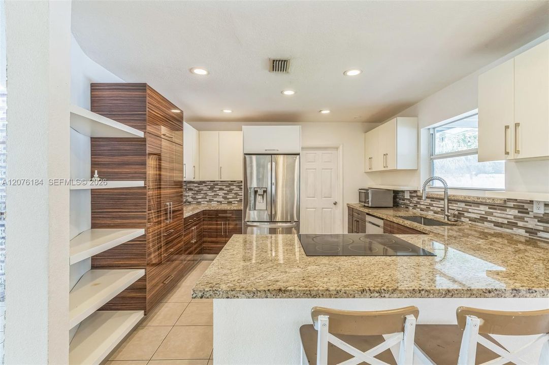 For Rent: $4,000 (3 beds, 2 baths, 1812 Square Feet)