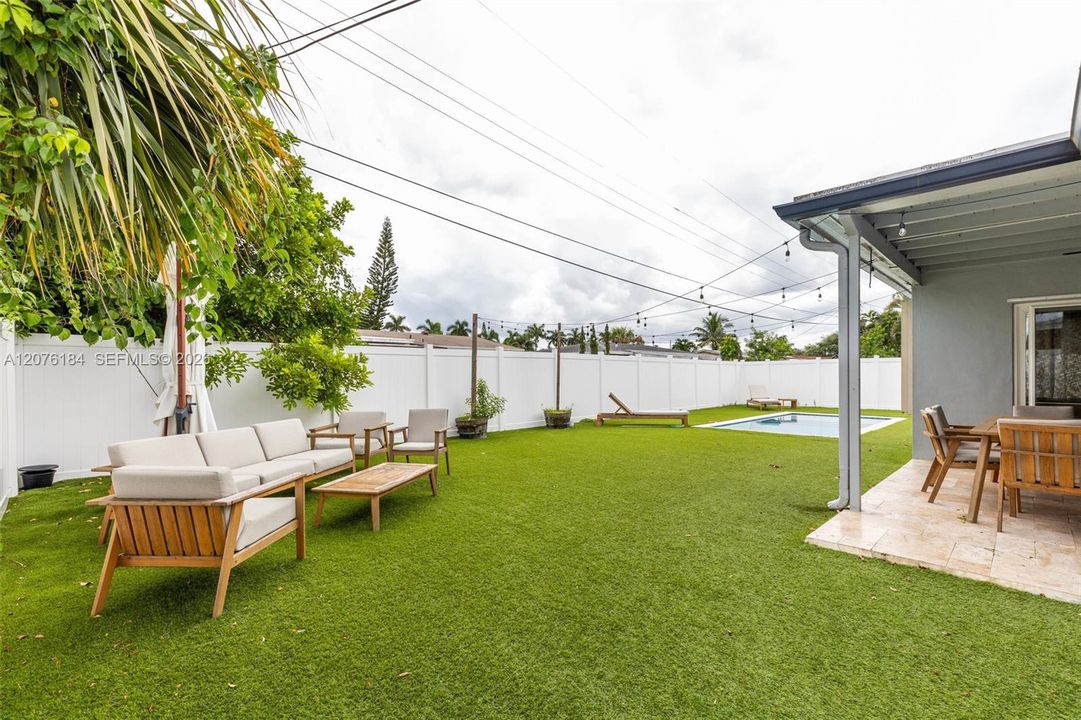 For Rent: $4,000 (3 beds, 2 baths, 1812 Square Feet)