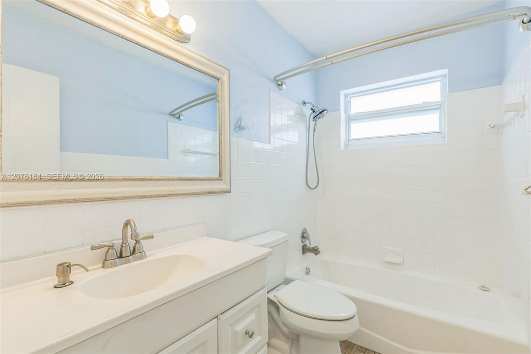 For Rent: $4,000 (3 beds, 2 baths, 1812 Square Feet)
