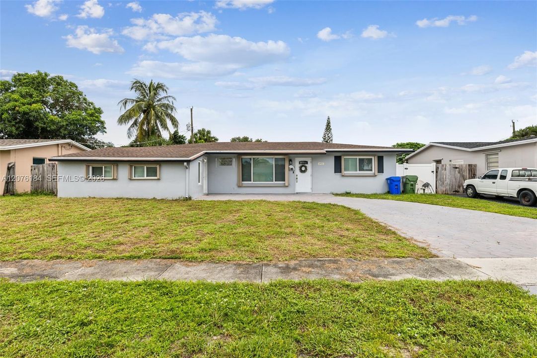 For Rent: $4,000 (3 beds, 2 baths, 1812 Square Feet)
