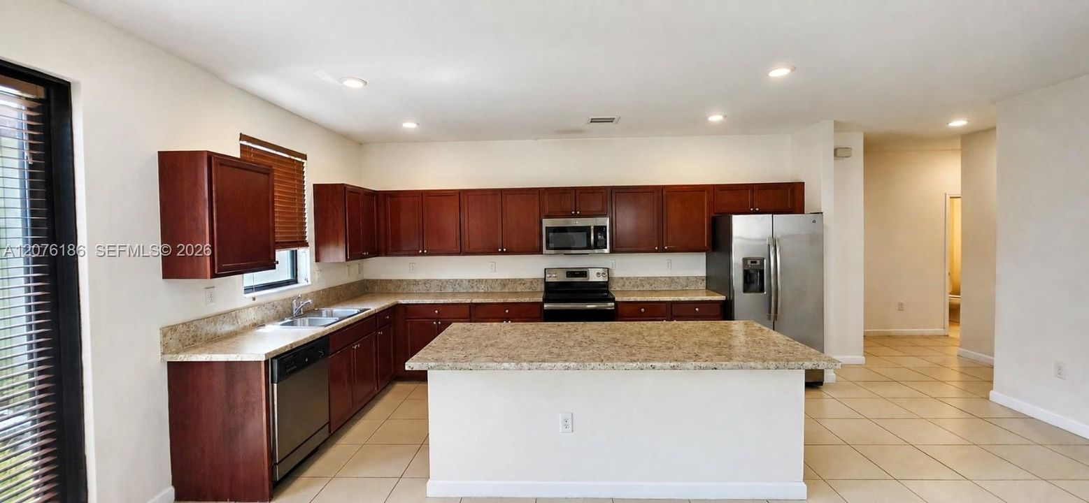 For Rent: $3,990 (5 beds, 3 baths, 3196 Square Feet)