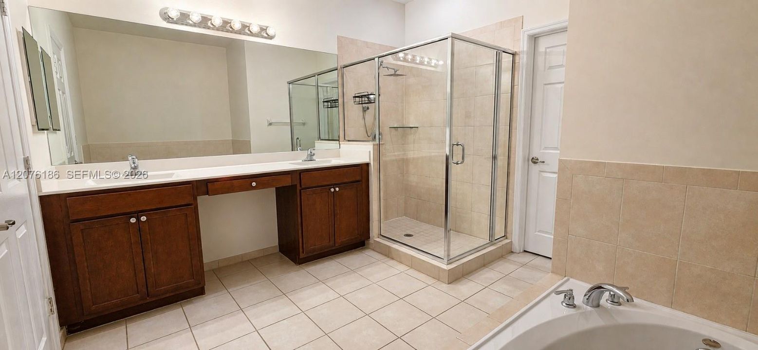 For Rent: $3,990 (5 beds, 3 baths, 3196 Square Feet)