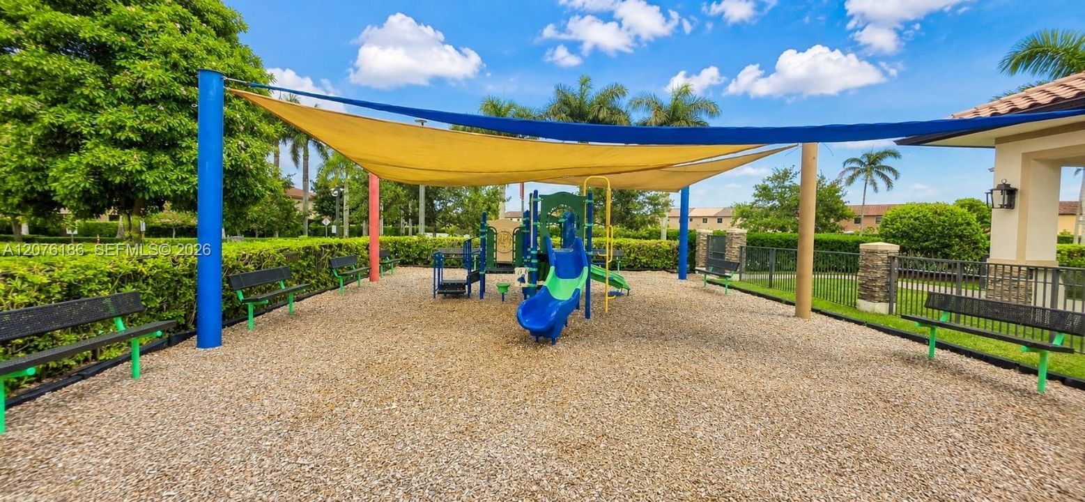 For Rent: $3,990 (5 beds, 3 baths, 3196 Square Feet)