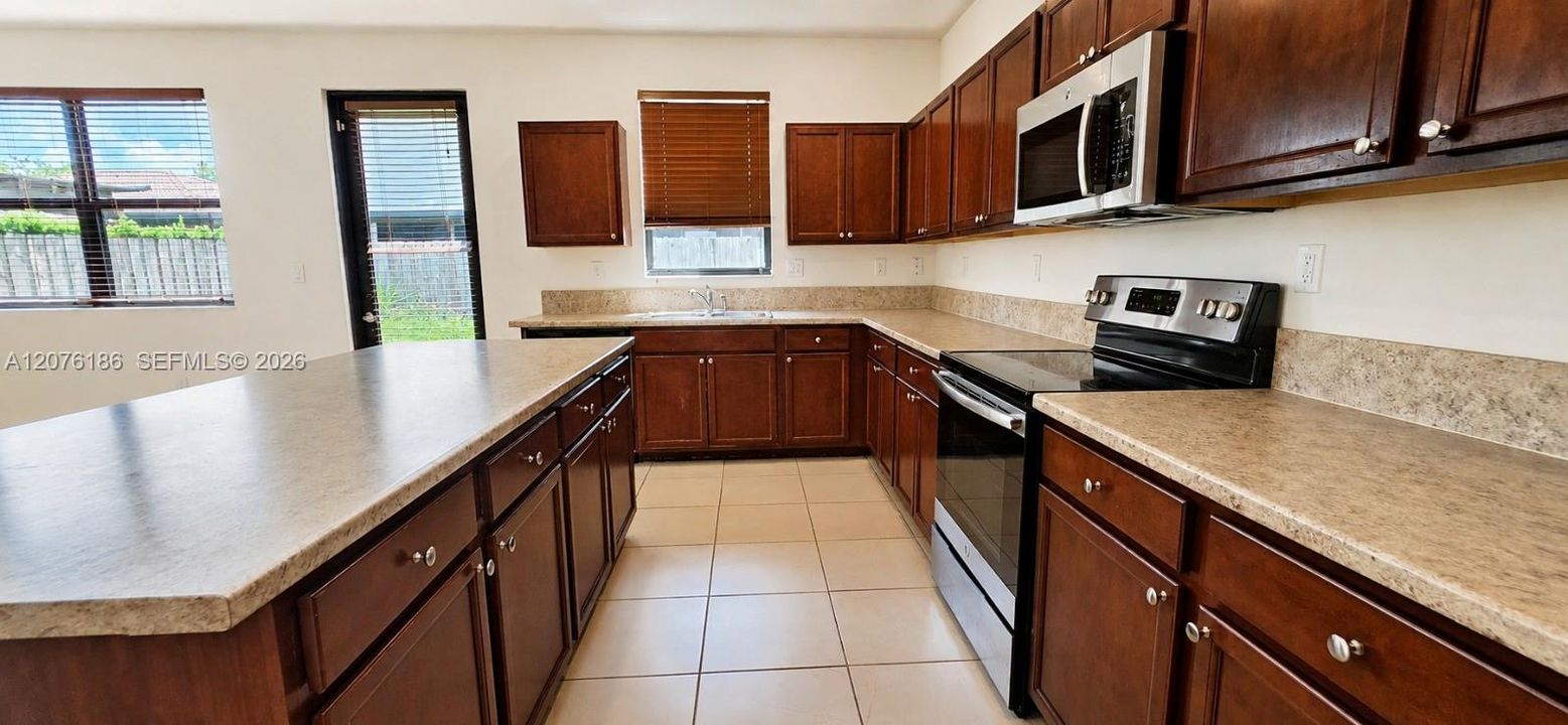For Rent: $3,990 (5 beds, 3 baths, 3196 Square Feet)