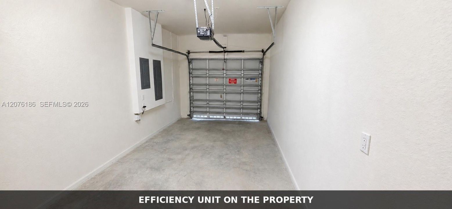 For Rent: $3,990 (5 beds, 3 baths, 3196 Square Feet)