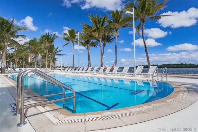 В аренду: $2,800 (2 спален, 1 ванн, 938 Квадратных фут)