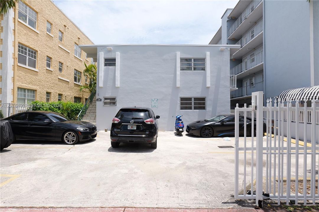 For Rent: $1,700 (0 beds, 1 baths, 394 Square Feet)