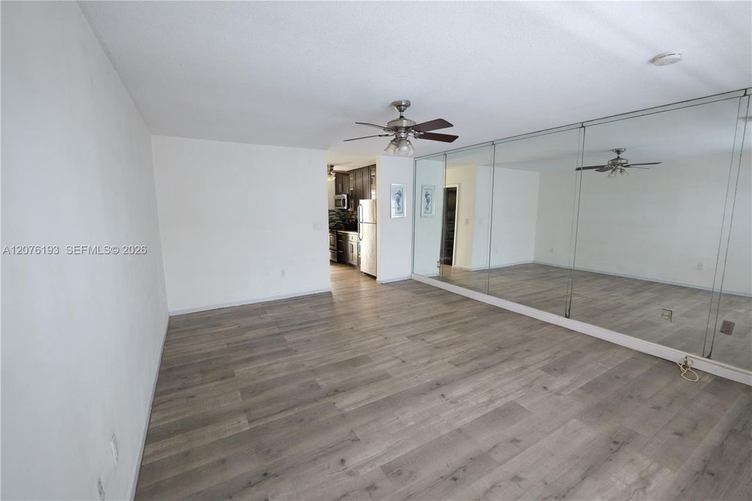 For Rent: $1,700 (0 beds, 1 baths, 394 Square Feet)