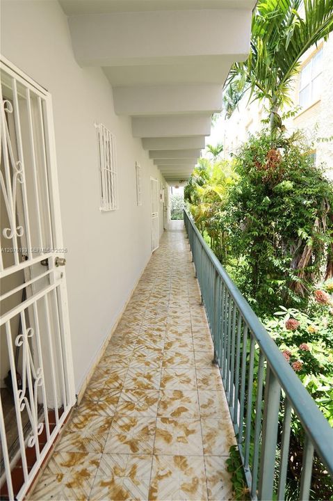 For Rent: $1,700 (0 beds, 1 baths, 394 Square Feet)