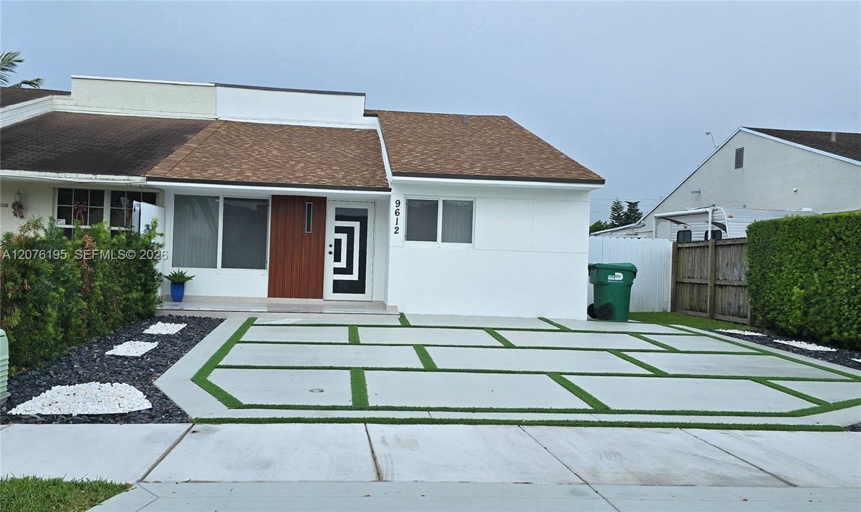 For Sale: $629,000 (3 beds, 2 baths, 1729 Square Feet)