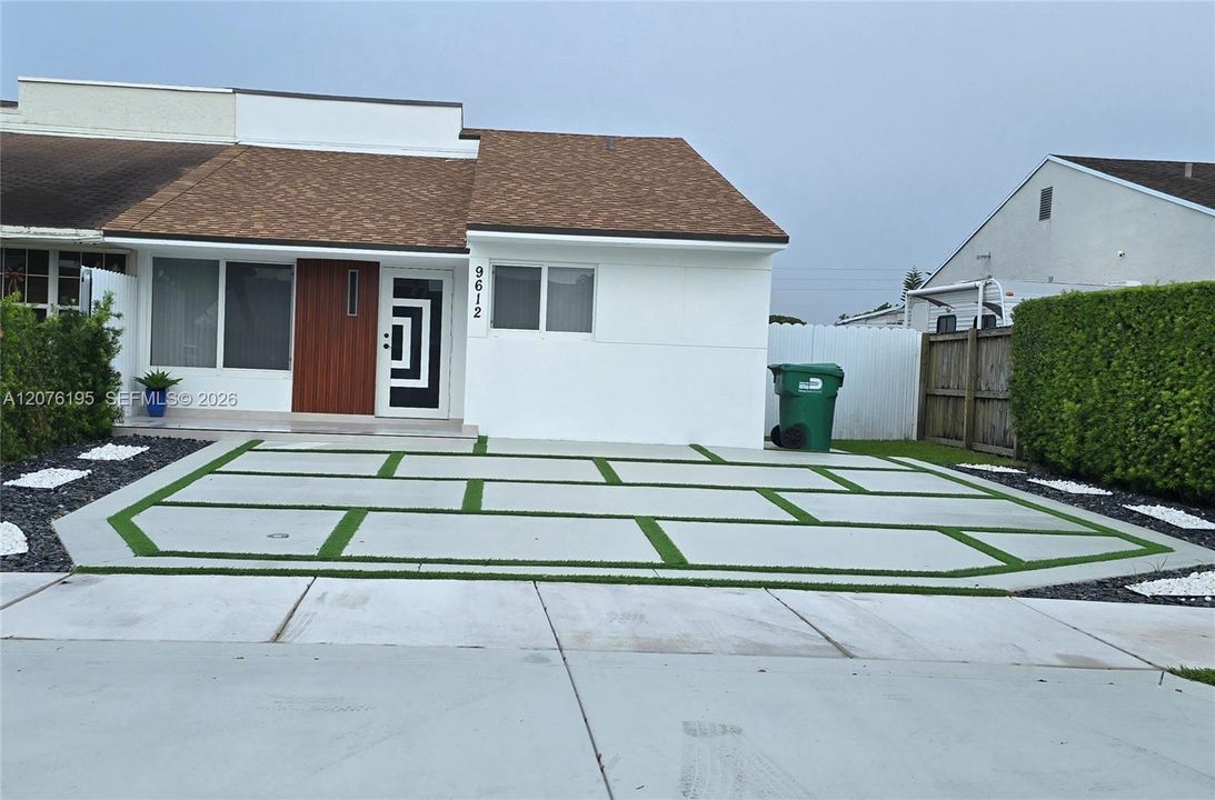 For Sale: $629,000 (3 beds, 2 baths, 1729 Square Feet)