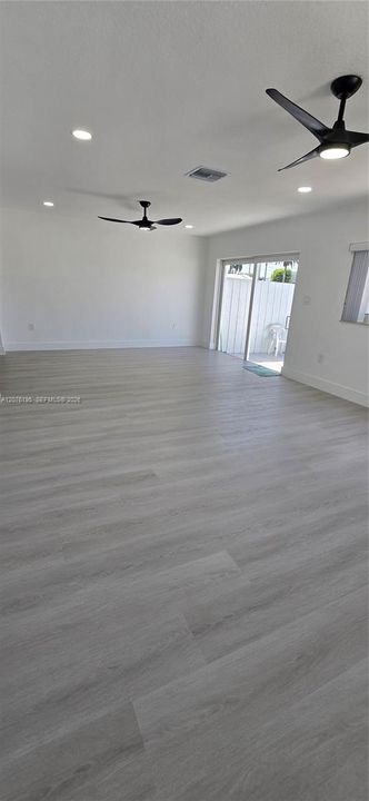 For Sale: $629,000 (3 beds, 2 baths, 1729 Square Feet)