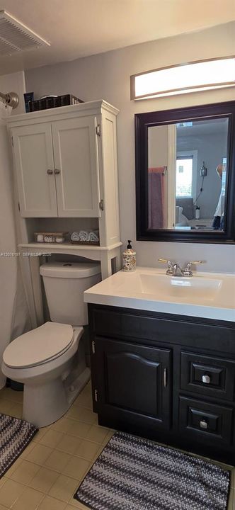 For Rent: $2,100 (1 beds, 1 baths, 700 Square Feet)